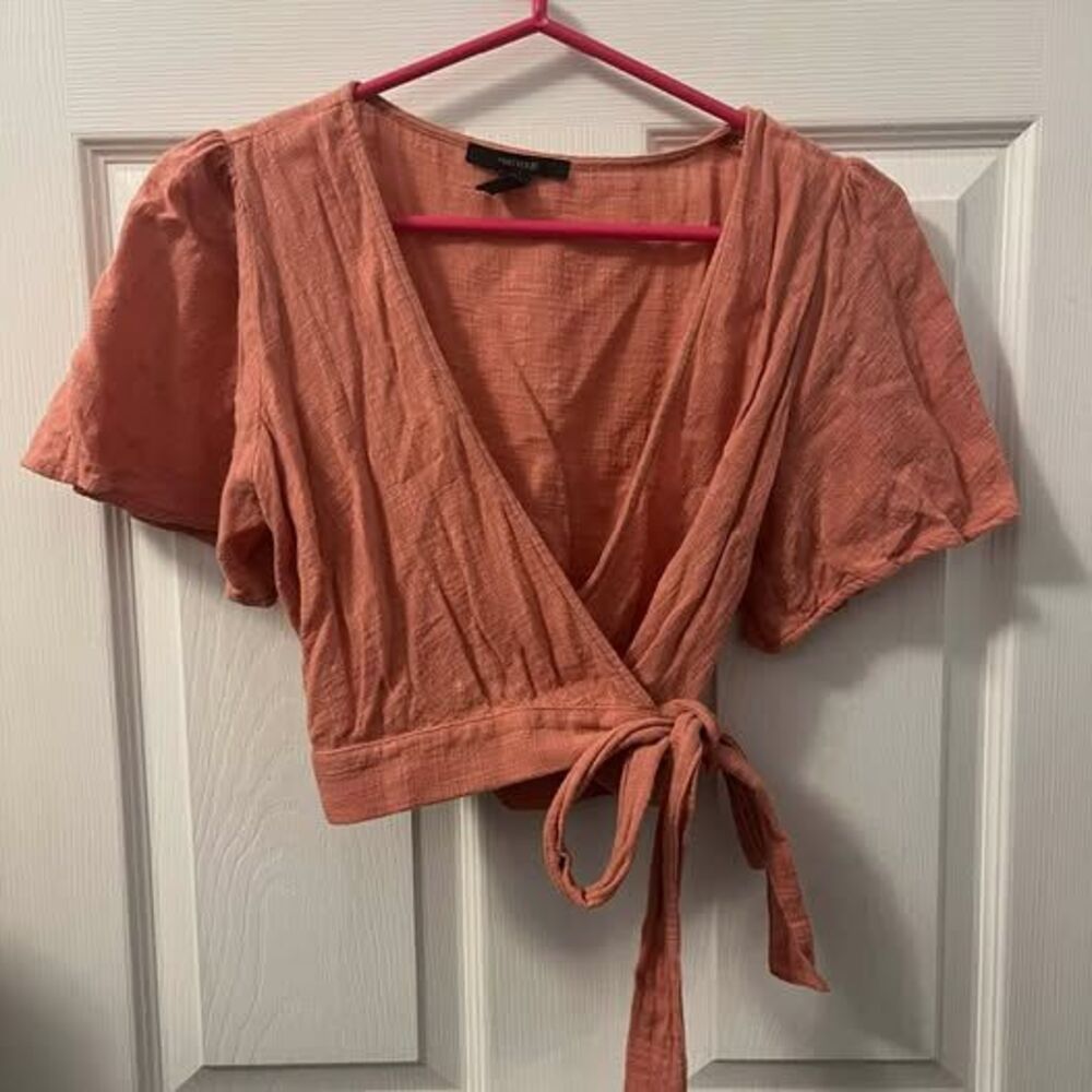 Forever 21 Wrap Crop Top Size Small